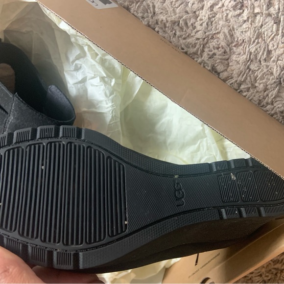 UGG Indra boot black size 8.5 - Picture 9 of 10